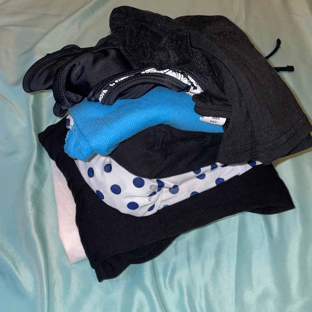 Clothing Bundle Womens Mixed Size Lot of 6. Victoria Secret, Old Navy